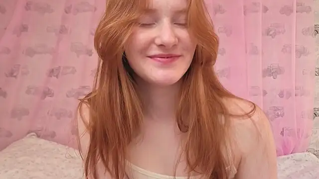 Snapshot of FiaMoor chatting on 06.22.26 FiaMoor online show from 06.22.26