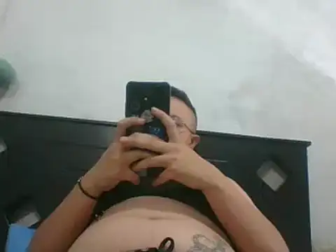 Snapshot of EdenJupiter chatting on 09.25.25 EdenJupiter online show from 09.25.25