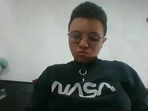 Snapshot of EdenJupiter chatting on 10.31.25 EdenJupiter online show from 10.31.25