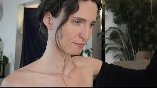 yulladao online show from 10.05.25