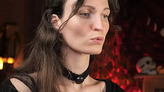 yulladao online show from 10.28.25