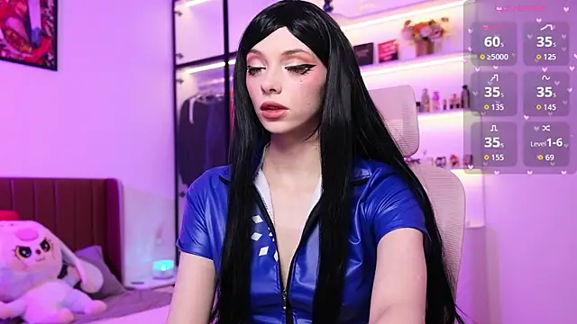 HolliWould  online show from 04.02.26