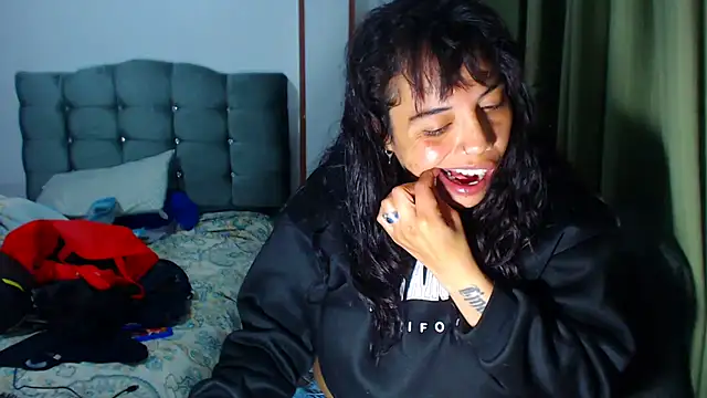 AmaraRoberts420 online show from 01.14.26