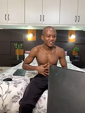 iCrushYenu online show from 02.09.25