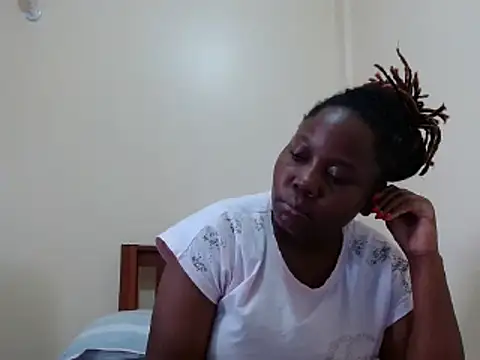 Snapshot of traper_1 chatting on 03.18.25 traper 1 online show from 03.18.25