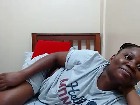 Snapshot of traper_1 chatting on 10.13.25 traper 1 online show from 10.13.25