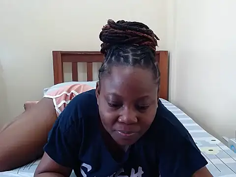 Snapshot of traper_1 chatting on 10.18.25 traper 1 online show from 10.18.25