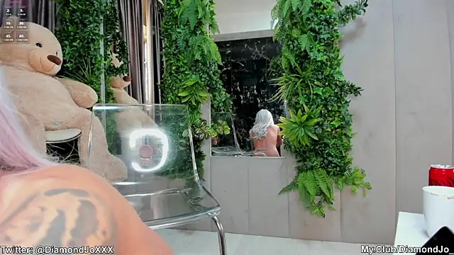 DiamondJo  online show from 01.28.25