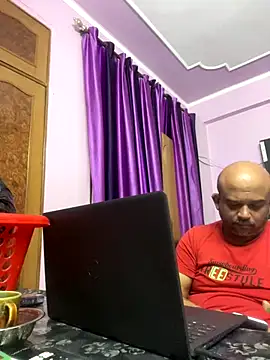 Dick 6inches online show from 10.08.25