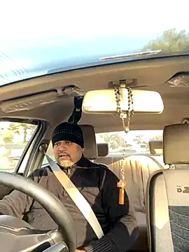 Dick 6inches online show from 12.04.25