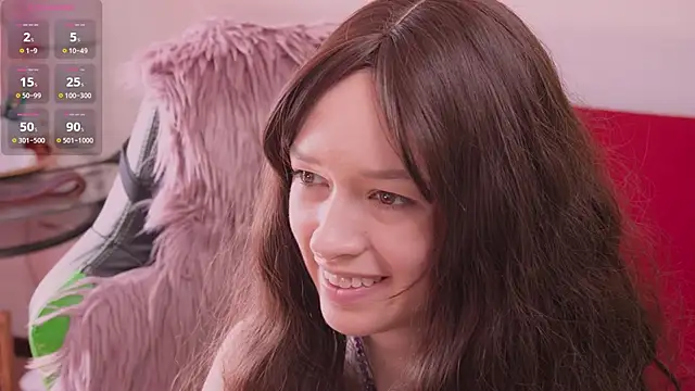 VivianLy  online show from 04.20.26