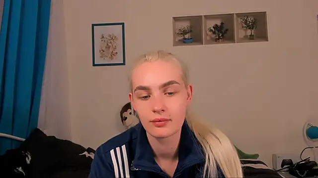 Snapshot of OliviaKisss chatting on 06.02.26 OliviaKisss online show from 06.02.26