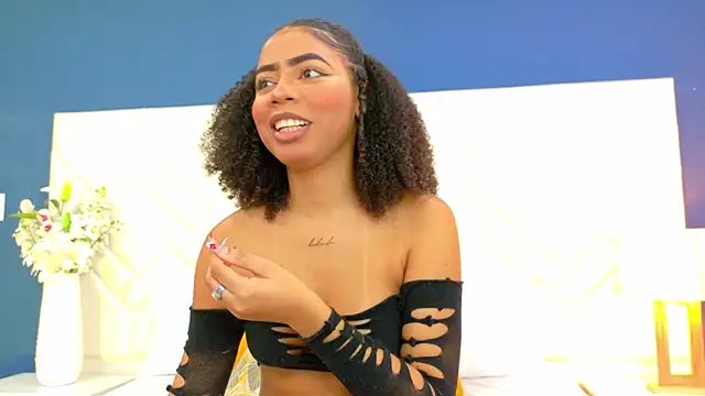 Snapshot of Tyra_Kane chatting on 10.09.25 Tyra Kane online show from 10.09.25