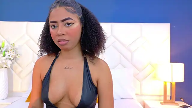 Snapshot of Tyra_Kane chatting on 10.11.25 Tyra Kane online show from 10.11.25