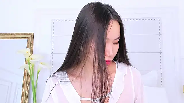 NaomiYuu online show from 02.07.25