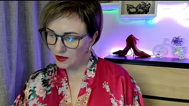 Snapshot of feliziaDesire chatting on 10.07.25 feliziaDesire online show from 10.07.25