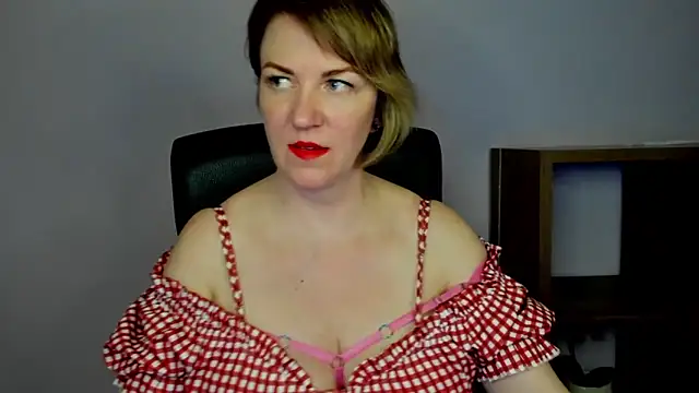 feliziaDesire online show from 04.15.26