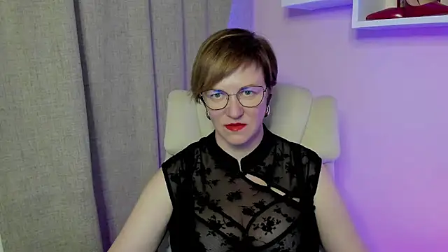 Snapshot of feliziaDesire chatting on 06.29.26 feliziaDesire online show from 06.29.26