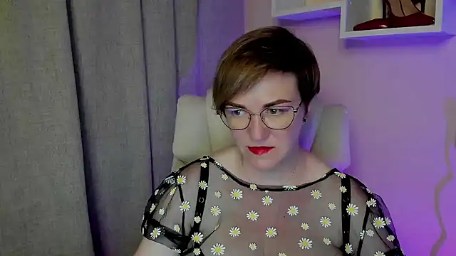 Snapshot of feliziaDesire chatting on 06.30.26 feliziaDesire online show from 06.30.26