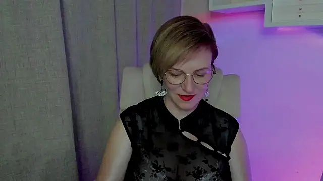 Snapshot of feliziaDesire chatting on 08.02.26 feliziaDesire online show from 08.02.26