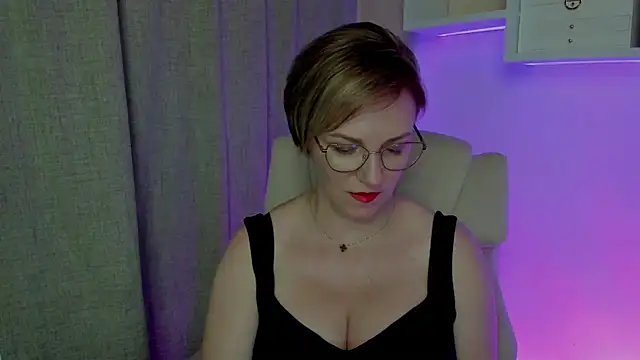 Snapshot of feliziaDesire chatting on 08.09.26 feliziaDesire online show from 08.09.26