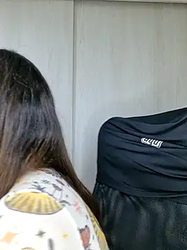 Snapshot of ariel35 chatting on 10.12.25 ariel35 online show from 10.12.25