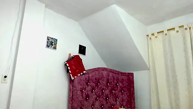 Snapshot of Rossestoner chatting on 10.28.25 Rossestoner online show from 10.28.25