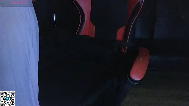 Mia G0ld online show from 11.08.25