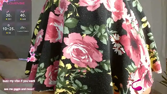 Snapshot of Nayade chatting on 09.21.25 Nayade online show from 09.21.25