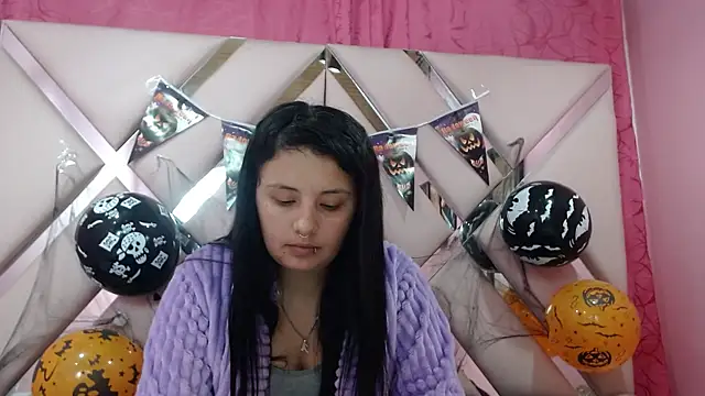 nathaly low1 online show from 10.15.25