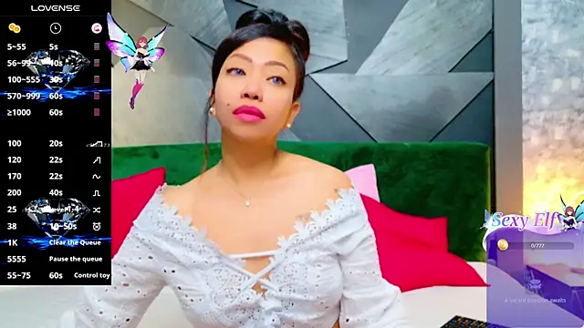 Snapshot of ElyaQuinn chatting on 03.22.25 ElyaQuinn online show from 03.22.25