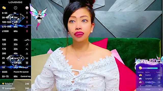 Snapshot of ElyaQuinn chatting on 03.22.25 ElyaQuinn online show from 03.22.25