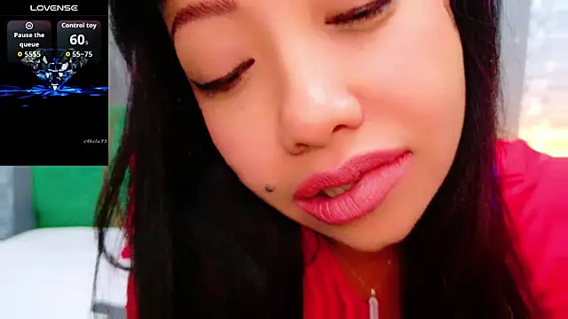 Snapshot of ElyaQuinn chatting on 10.17.25 ElyaQuinn online show from 10.17.25