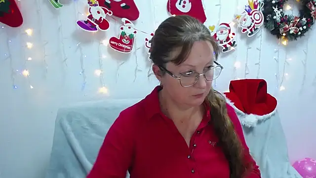 VanessaHotts online show from 12.17.24