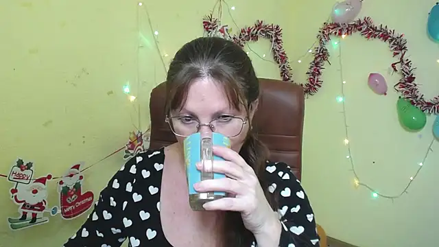 VanessaHotts online show from 01.13.25