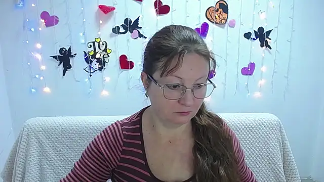 VanessaHotts online show from 02.12.25