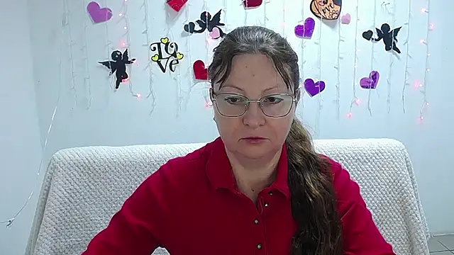 VanessaHotts online show from 02.21.25