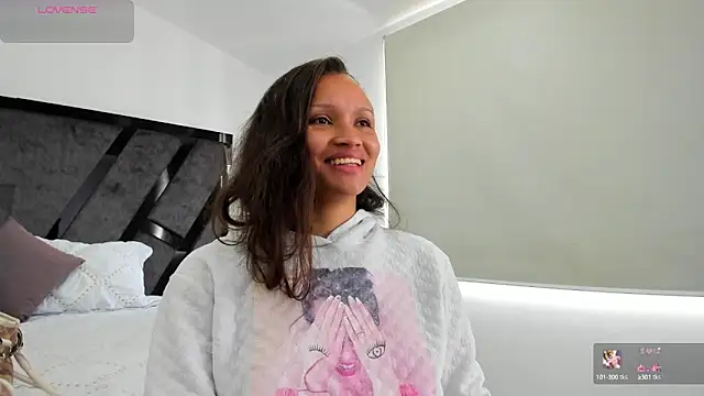 AnnieAndStefan online show from 12.04.24