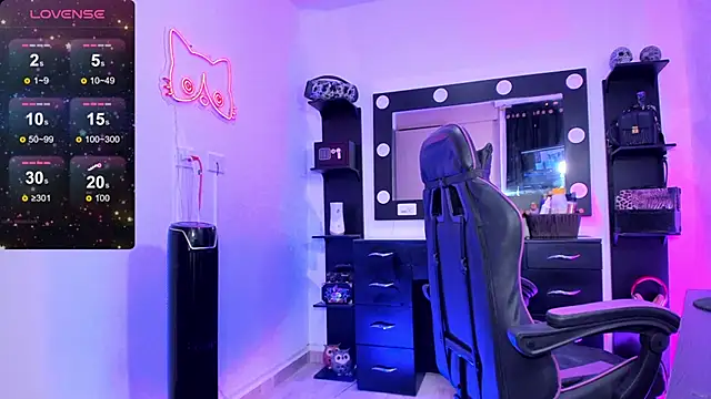 miss kitty online show from 10.15.25