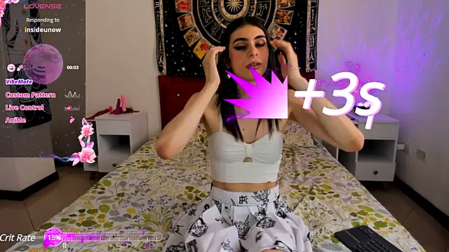 Snapshot of luna_del_rey_ chatting on 12.11.24 luna del rey online show from 12.11.24