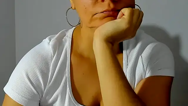 Snapshot of Sami_Hotie1 chatting on 05.10.26 Sami Hotie1 online show from 05.10.26