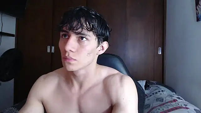 Snapshot of aresholland chatting on 12.13.24 aresholland online show from 12.13.24