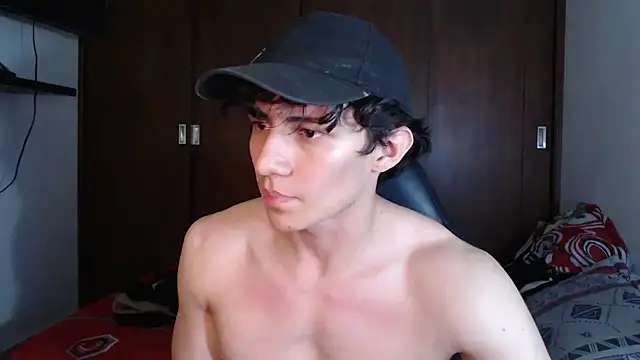 Snapshot of aresholland chatting on 01.07.25 aresholland online show from 01.07.25