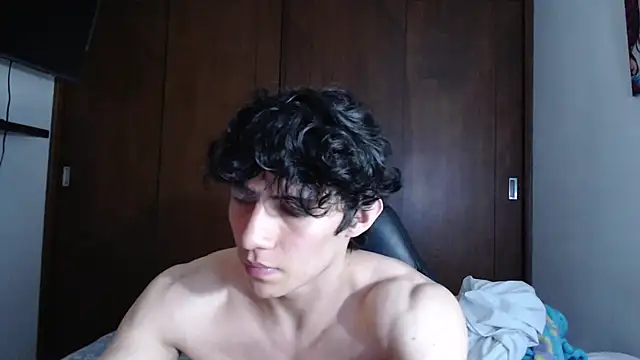 Snapshot of aresholland chatting on 02.08.25 aresholland online show from 02.08.25