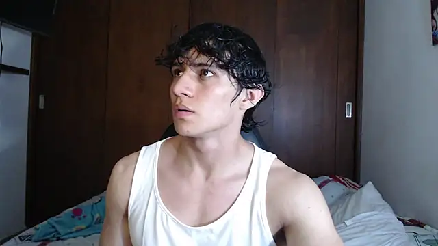 Snapshot of aresholland chatting on 02.25.25 aresholland online show from 02.25.25