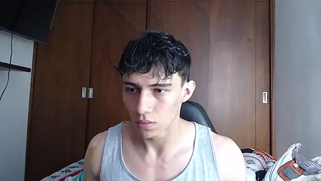 Snapshot of aresholland chatting on 03.05.25 aresholland online show from 03.05.25