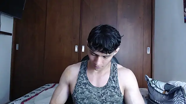 Snapshot of aresholland chatting on 03.06.25 aresholland online show from 03.06.25