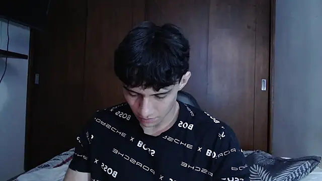 Snapshot of aresholland chatting on 03.07.25 aresholland online show from 03.07.25