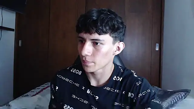 Snapshot of aresholland chatting on 03.07.25 aresholland online show from 03.07.25