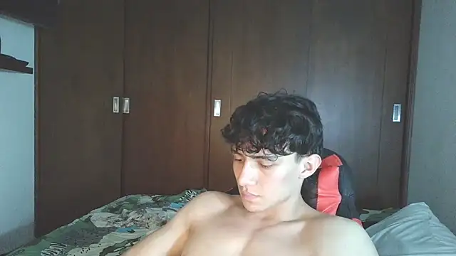 Snapshot of aresholland chatting on 10.12.25 aresholland online show from 10.12.25